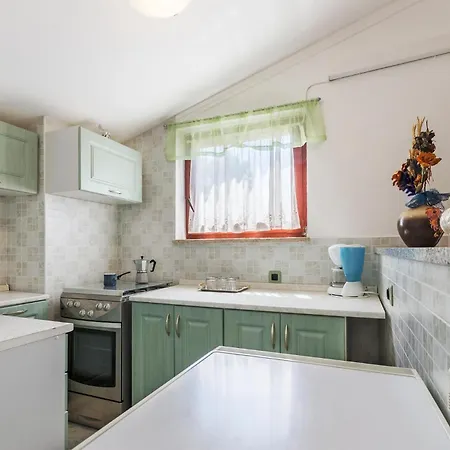 Cozy In With Kitchen بيت للعطل *