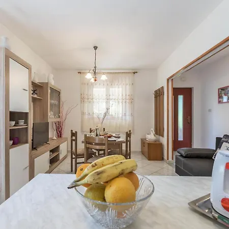 Cozy In With Kitchen لابين